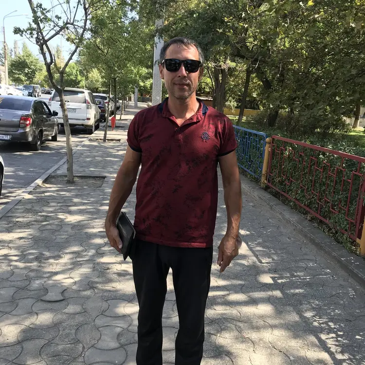 Марат из Астрахани, мне 43, познакомлюсь для приятного времяпровождения