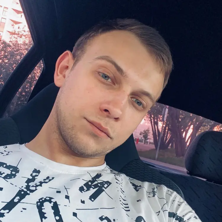 Я Виталий, 28, знакомлюсь для секса на одну ночь в Москве