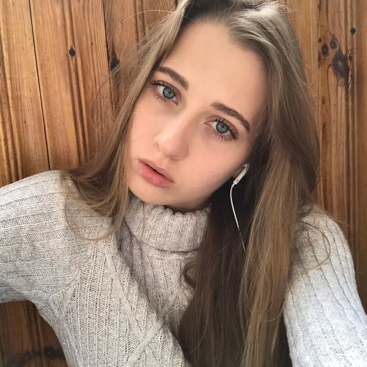 Я Лиза, 24, из Москвы, ищу знакомство для совместных путешествий