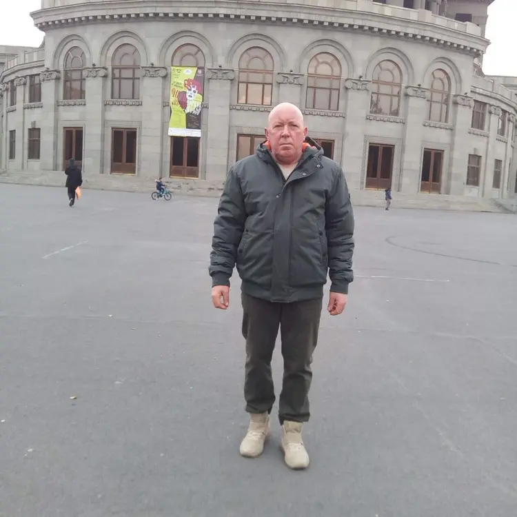 Я Олег, 57, знакомлюсь для регулярного секса в Балахне