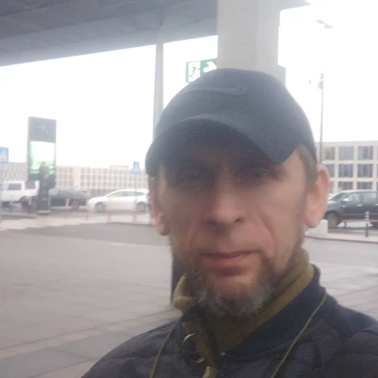 Я Дима, 42, из Харькова, ищу знакомство для приятного времяпровождения