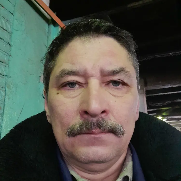 Анатолий из Сыктывкара, мне 52, познакомлюсь для регулярного секса