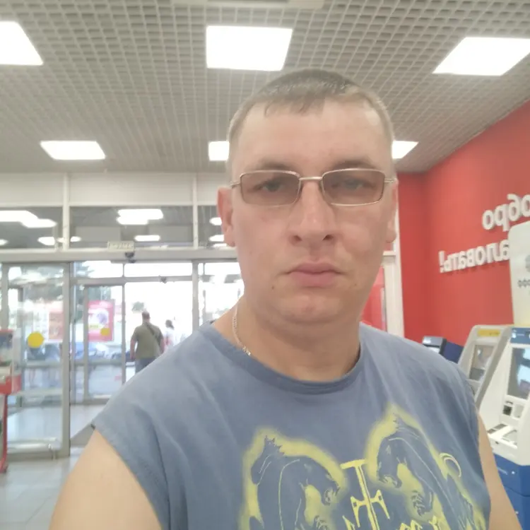 Я Андрей, 37, из Брянска, ищу знакомство для постоянных отношений