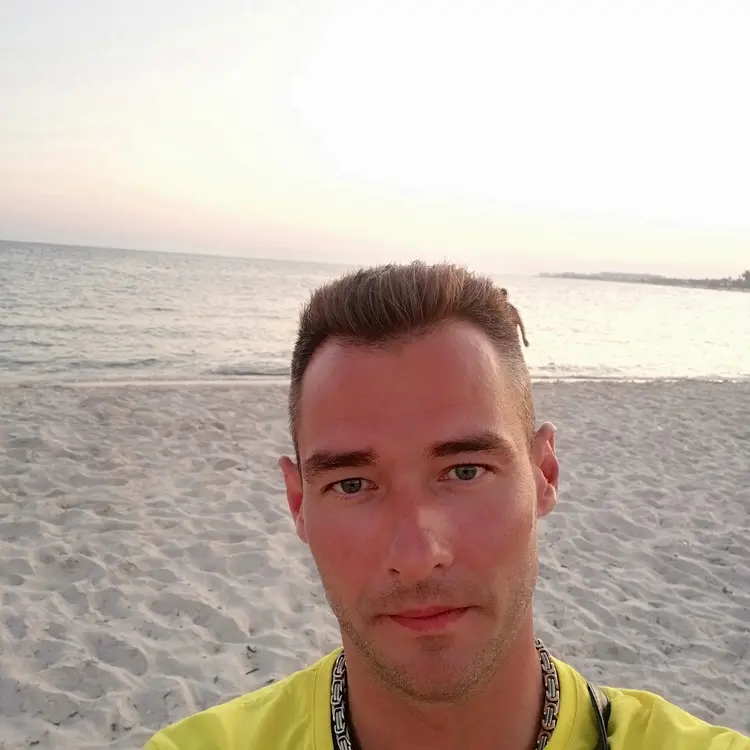 Я Андрей, 39, из Реутова, ищу знакомство для секса на одну ночь