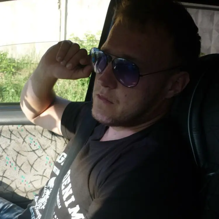 Я Александр, 32, из Щекино, ищу знакомство для регулярного секса
