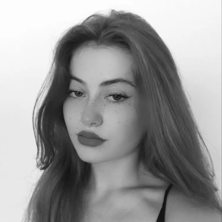 Валерия из Ярославля, мне 21, познакомлюсь для регулярного секса