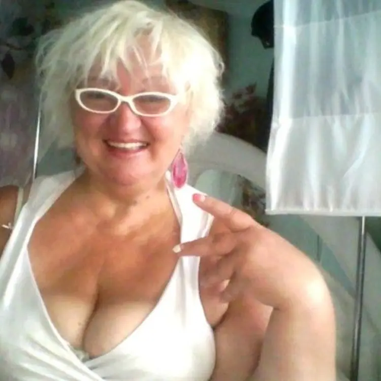 Ирина из Стрыя, мне 62, познакомлюсь для секса на одну ночь