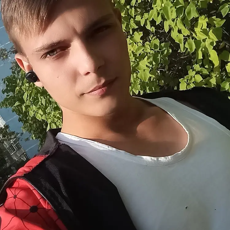 Я Валерий, 22, из Коврова, ищу знакомство для регулярного секса