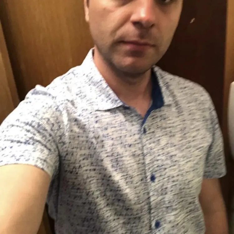Илья из Новополоцка, мне 36, познакомлюсь для секса на одну ночь
