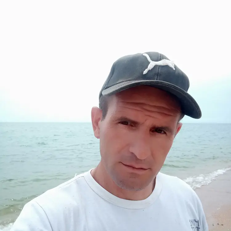 Я Юрий, 40, из Крымска, ищу знакомство для общения