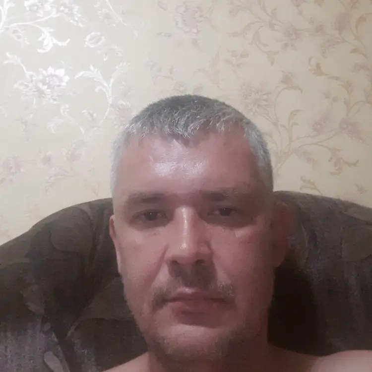 Я Андрей, 37, из Ефремова, ищу знакомство для регулярного секса
