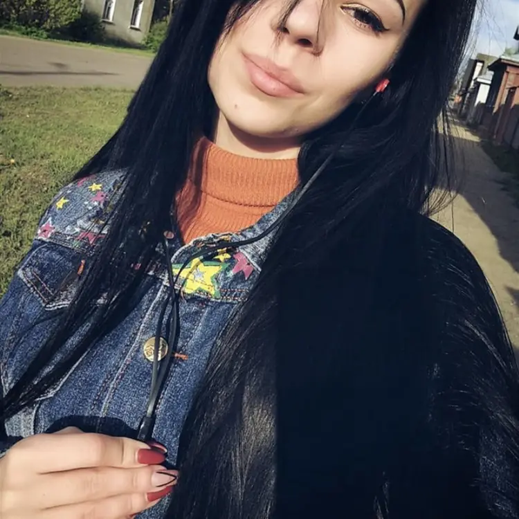Я Юля, 23, из Омска, ищу знакомство для регулярного секса