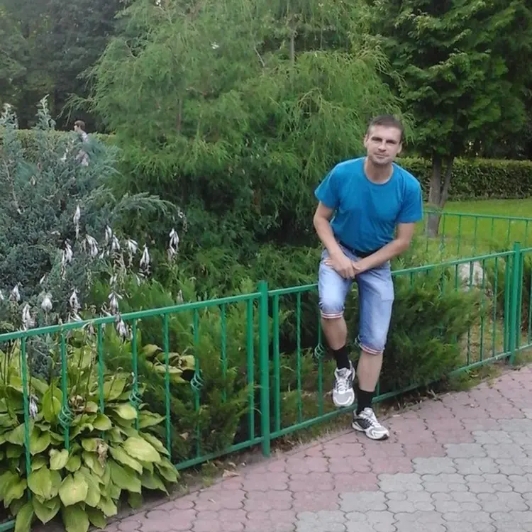 Я Сергей, 44, знакомлюсь для секса на одну ночь в Бобруйске