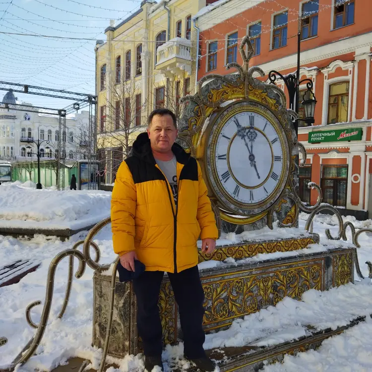 Я Вячеслав, 48, знакомлюсь для регулярного секса в Сарапуле