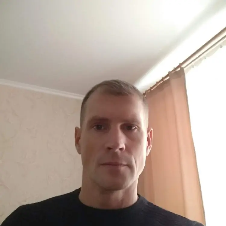 Олег из Железногорска, мне 40, познакомлюсь для регулярного секса