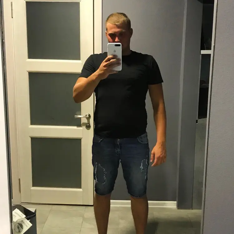 Я Олег, 29, из Мариуполя, ищу знакомство для регулярного секса