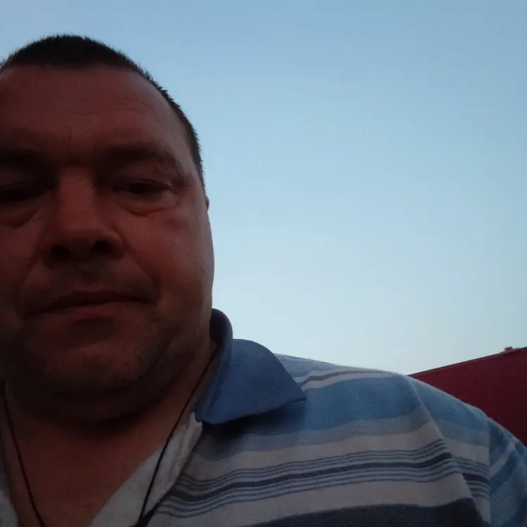 Олег из Кузнецка, мне 43, познакомлюсь для секса на одну ночь