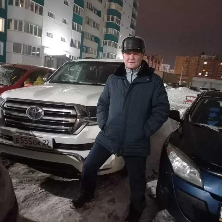 Я Олег, 54, знакомлюсь для секса на одну ночь в Якутске