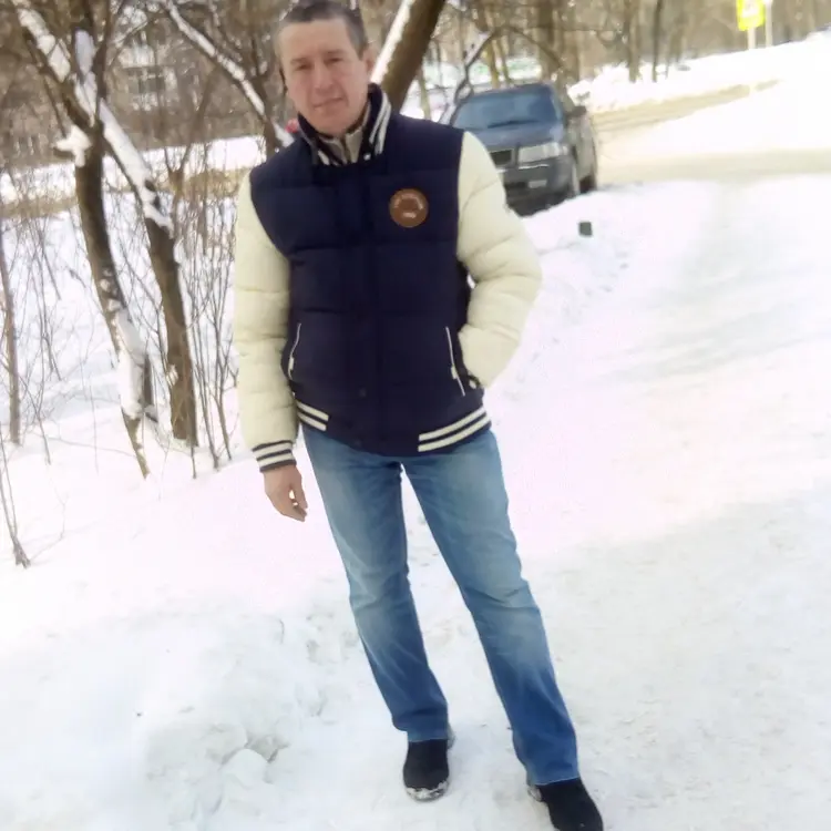 Андрей из Смоленска, ищу на сайте приятное времяпровождение