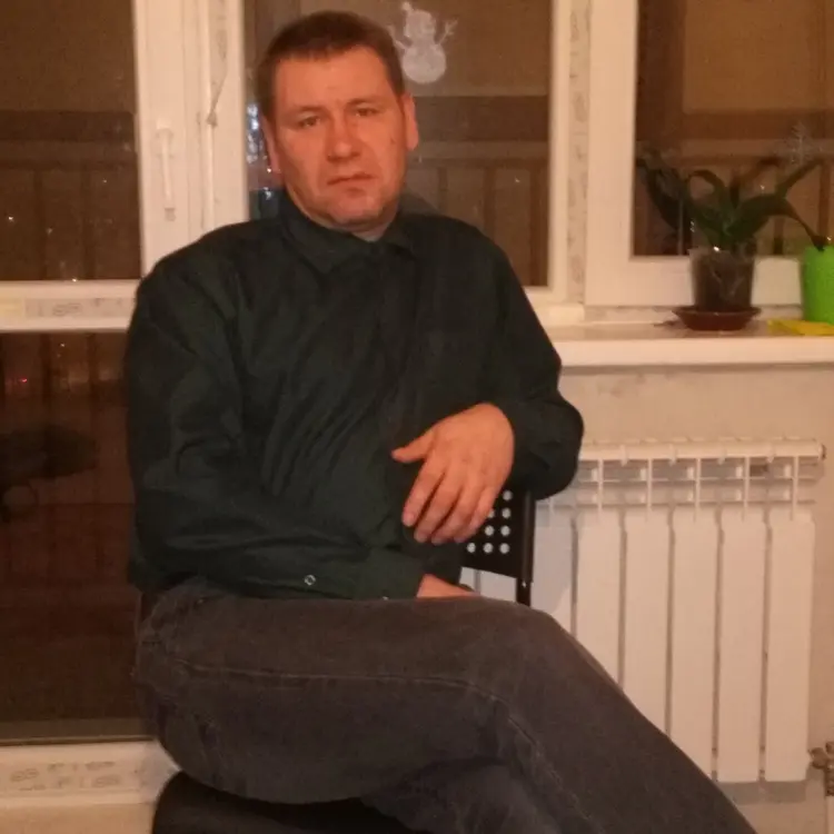 Я Сергей, 46, знакомлюсь для секса на одну ночь в Магадане