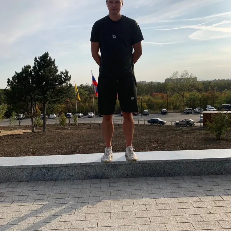 Я Александр, 27, знакомлюсь для общения в Луганске