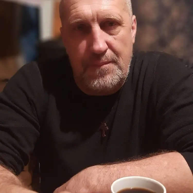 Александр из Донецка, мне 51, познакомлюсь для виртуального секса