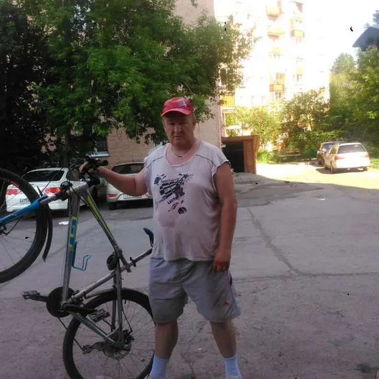 Я Андрей, 60, из Дивногорска, ищу знакомство для постоянных отношений