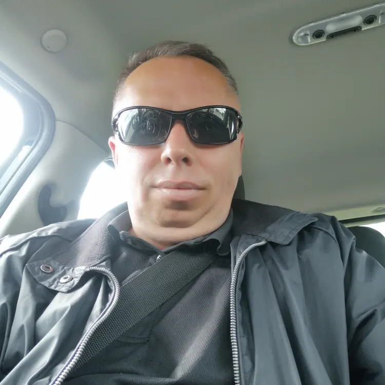 Я Олег, 47, из Киева, ищу знакомство для регулярного секса