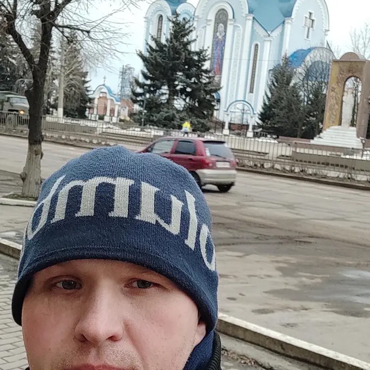 Евгений из Луганска, мне 38, познакомлюсь для приятного времяпровождения