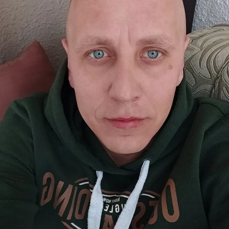 Я Владислав, 34, из Челябинска, ищу знакомство для постоянных отношений