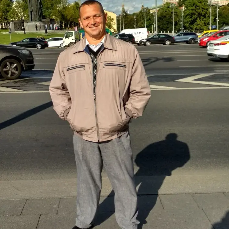 Андрей из Великого Новгорода, мне 55, познакомлюсь для регулярного секса