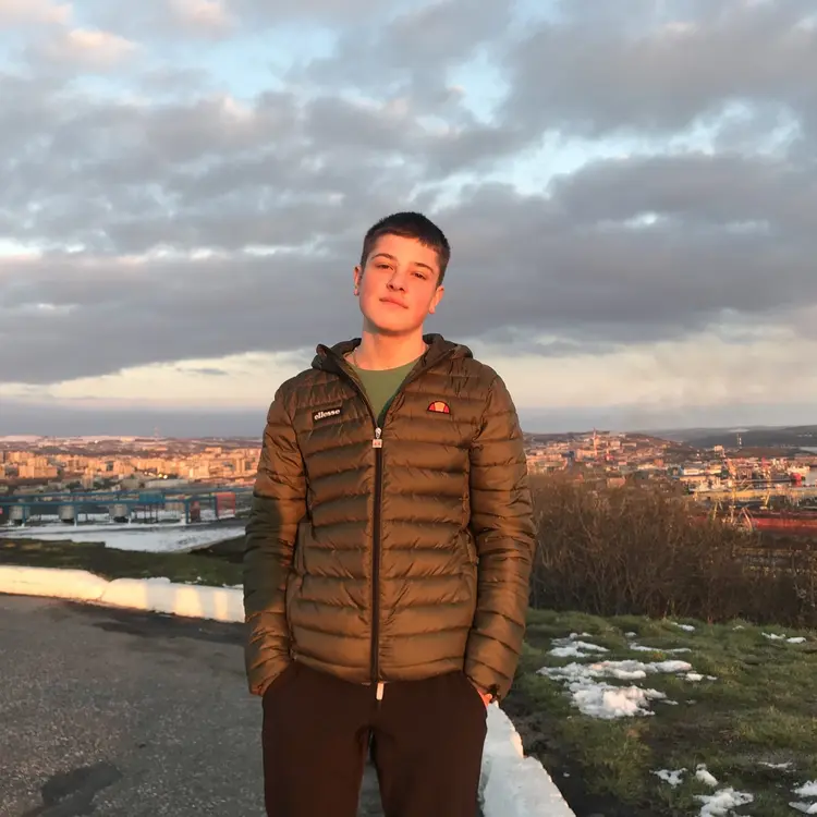 Я Аркадий, 21, из Мурманска, ищу знакомство для регулярного секса