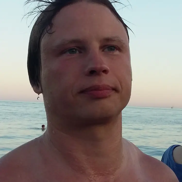 Андрей из Северодвинска, мне 44, познакомлюсь для виртуального секса