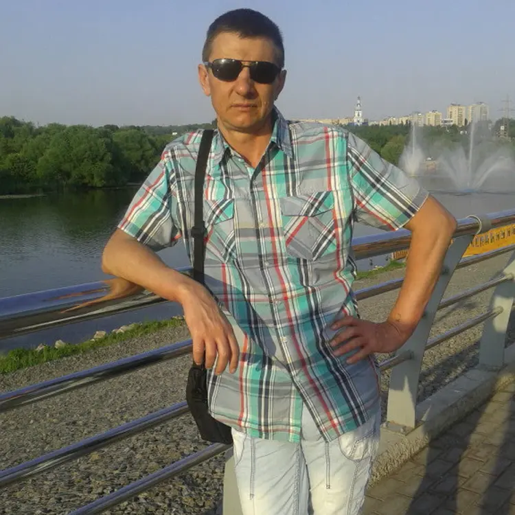 Евгений из Ульяновска, мне 49, познакомлюсь для общения